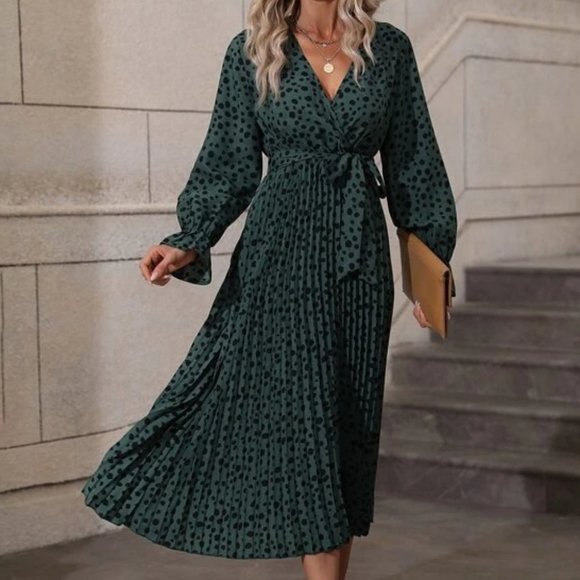MODA ME COUTURE Dresses & Skirts - Boho Dalmatian Long Flounce Sleeve Pleated Belted Midi Dress Green